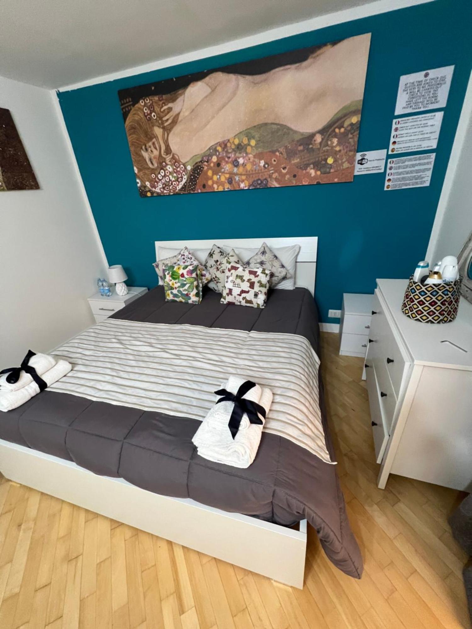Plebiscito Charme Rooms Neapel Exteriör bild